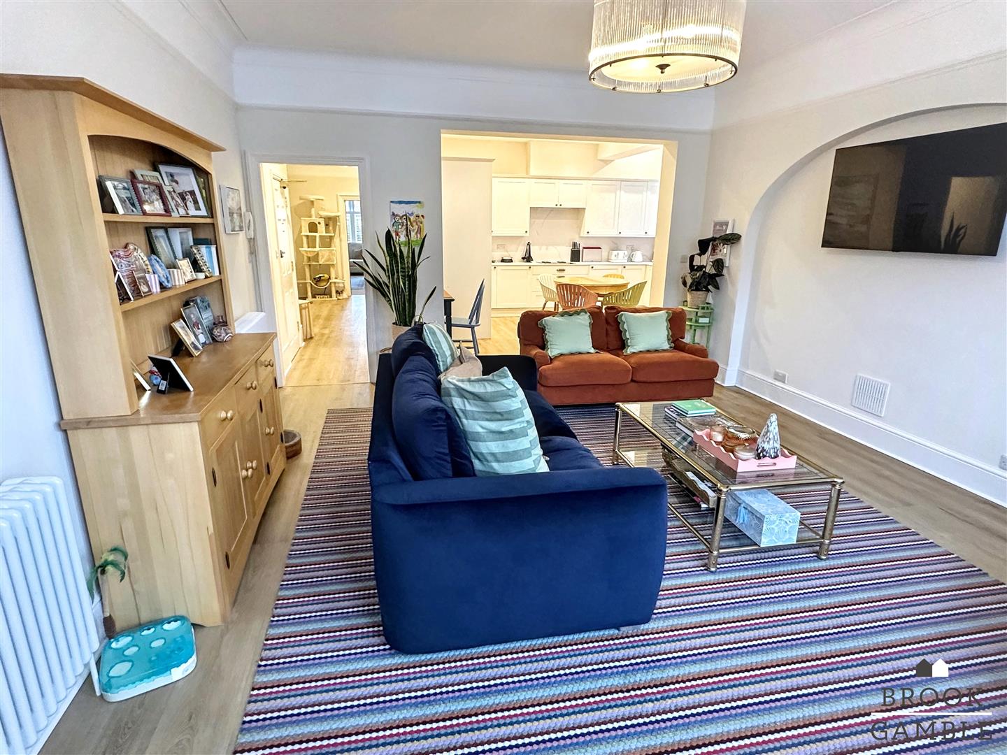 3 Bedroom Flat - Garden. Arlington Road in Eastbourne,  7